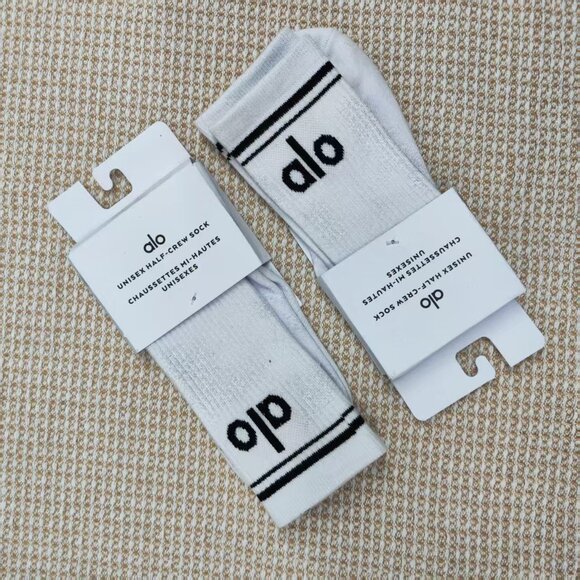 NWT ALO Yoga Retro Socks 2-Pack | Cushioned Arch Support - Picture 3 of 4